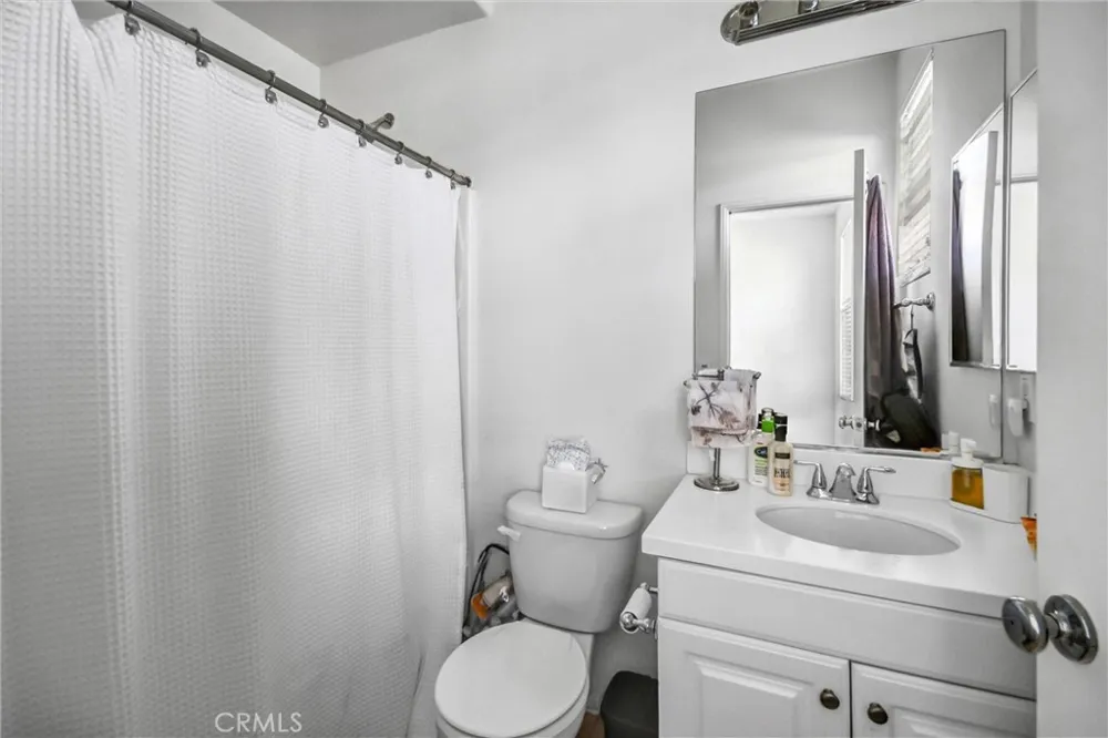 827 E Promenade #E Azusa, CA 91702