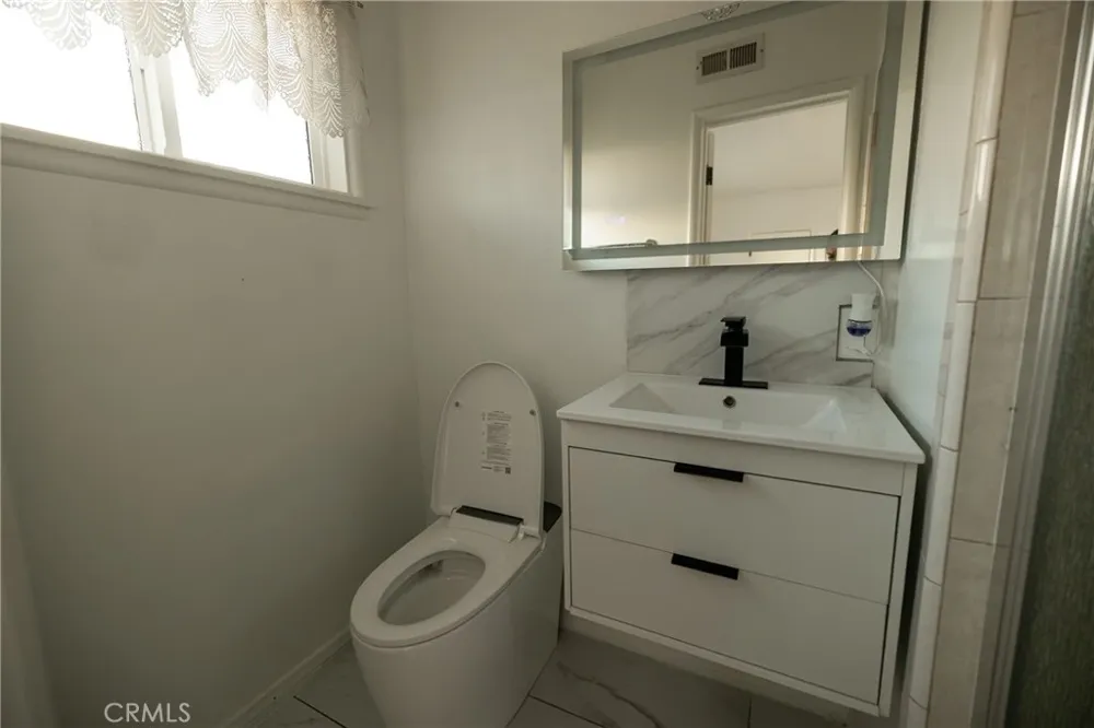 1922 Meriday Santa Ana, CA 92706