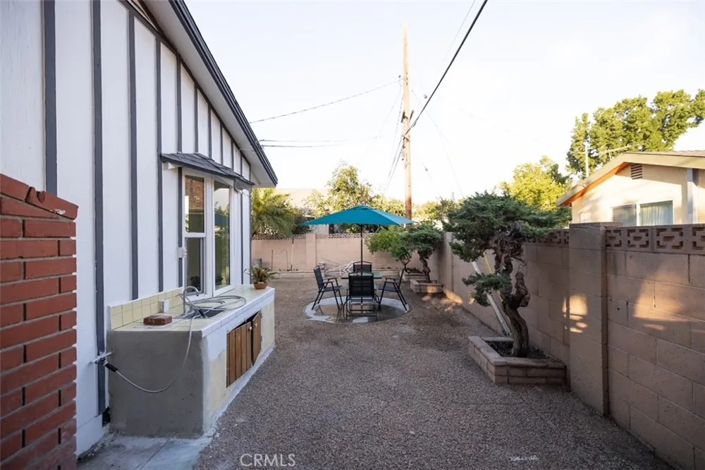 1922 Meriday Santa Ana, CA 92706