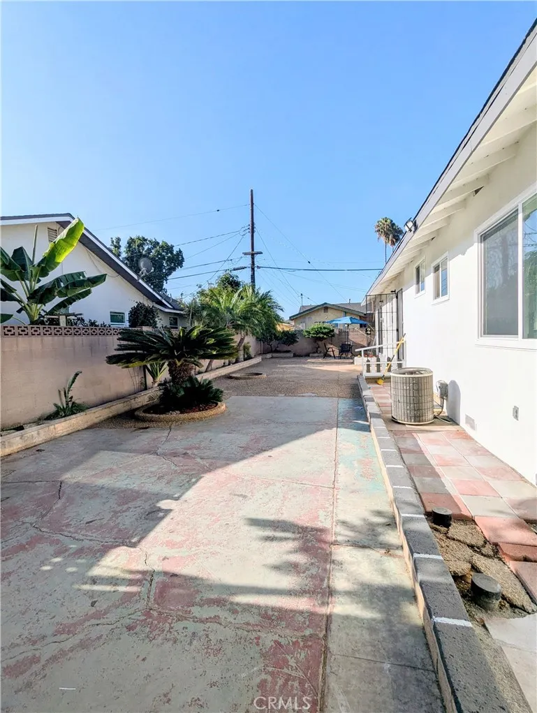 1922 Meriday Santa Ana, CA 92706