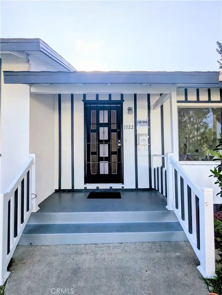 1922 Meriday Santa Ana, CA 92706