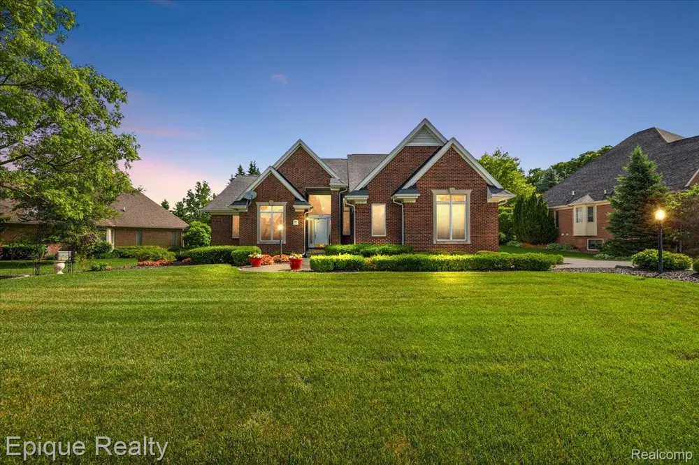 5675 Golf Pointe Drive Clarkston City, MI 48348