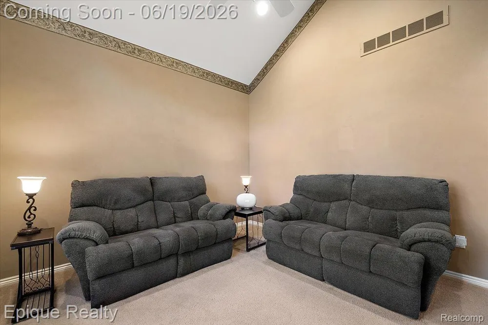 5675 Golf Pointe Drive Clarkston City, MI 48348