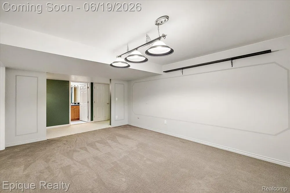 5675 Golf Pointe Drive Clarkston City, MI 48348