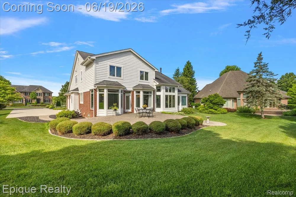 5675 Golf Pointe Drive Clarkston City, MI 48348