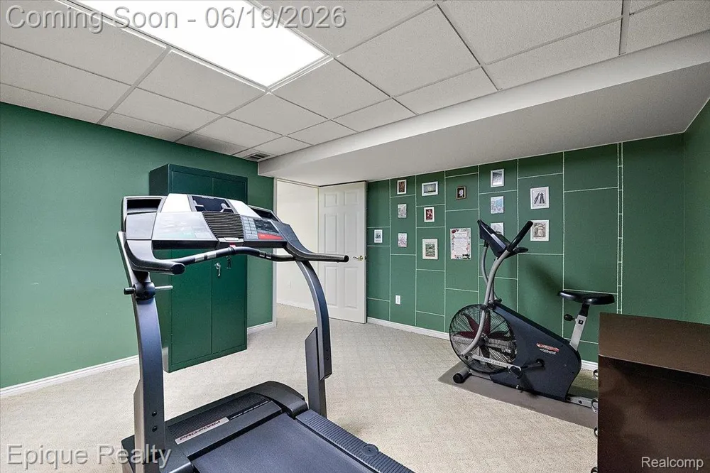 5675 Golf Pointe Drive Clarkston City, MI 48348
