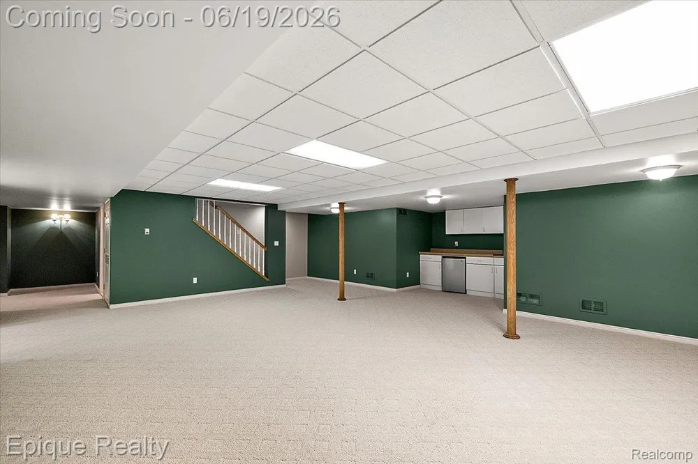 5675 Golf Pointe Drive Clarkston City, MI 48348