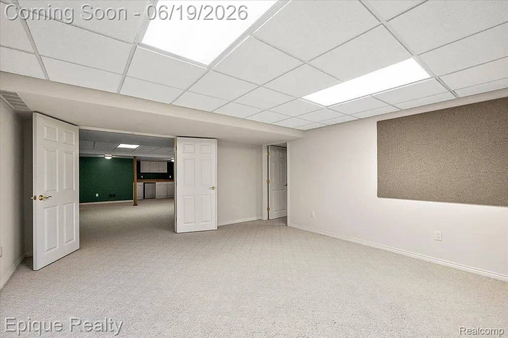 5675 Golf Pointe Drive Clarkston City, MI 48348