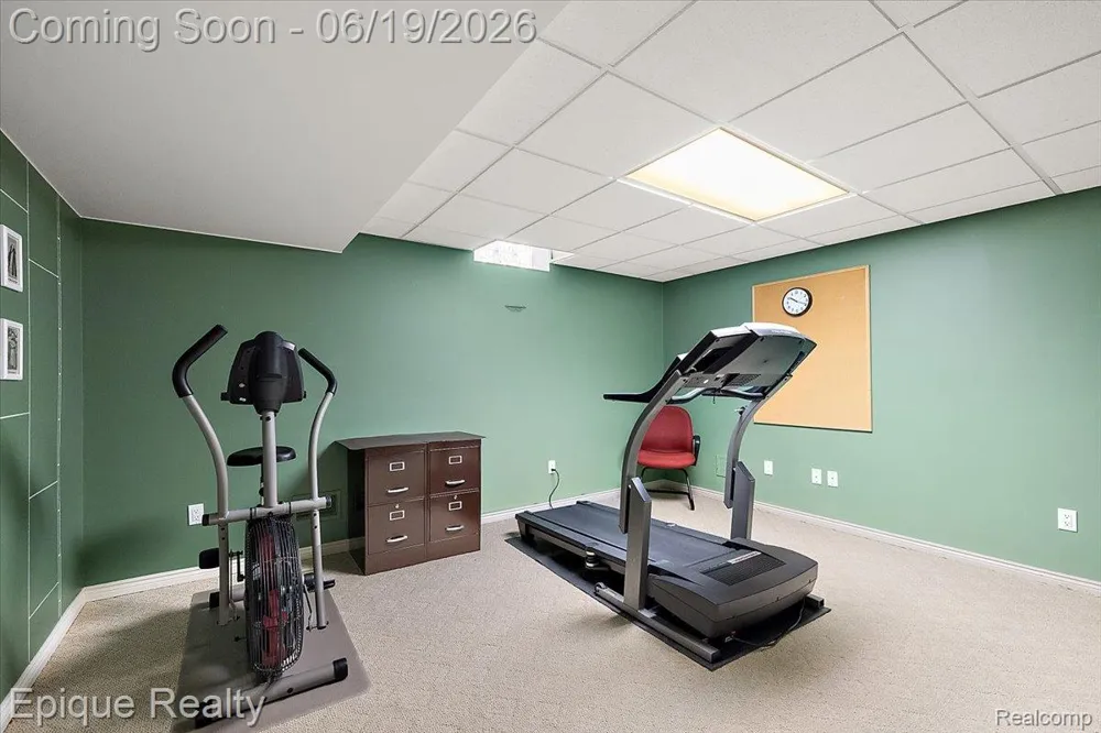 5675 Golf Pointe Drive Clarkston City, MI 48348