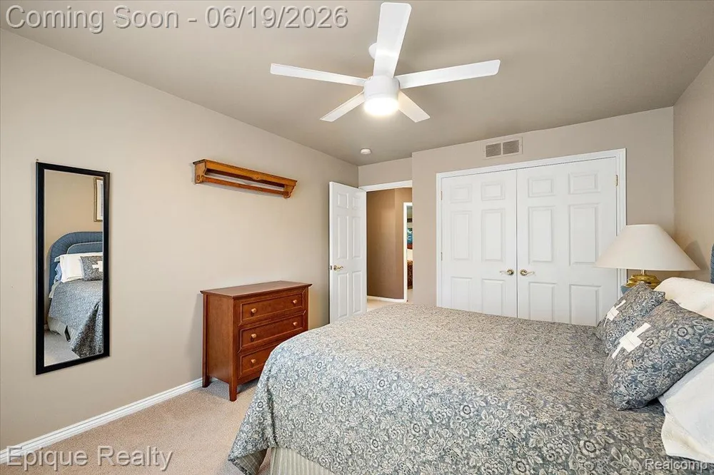 5675 Golf Pointe Drive Clarkston City, MI 48348