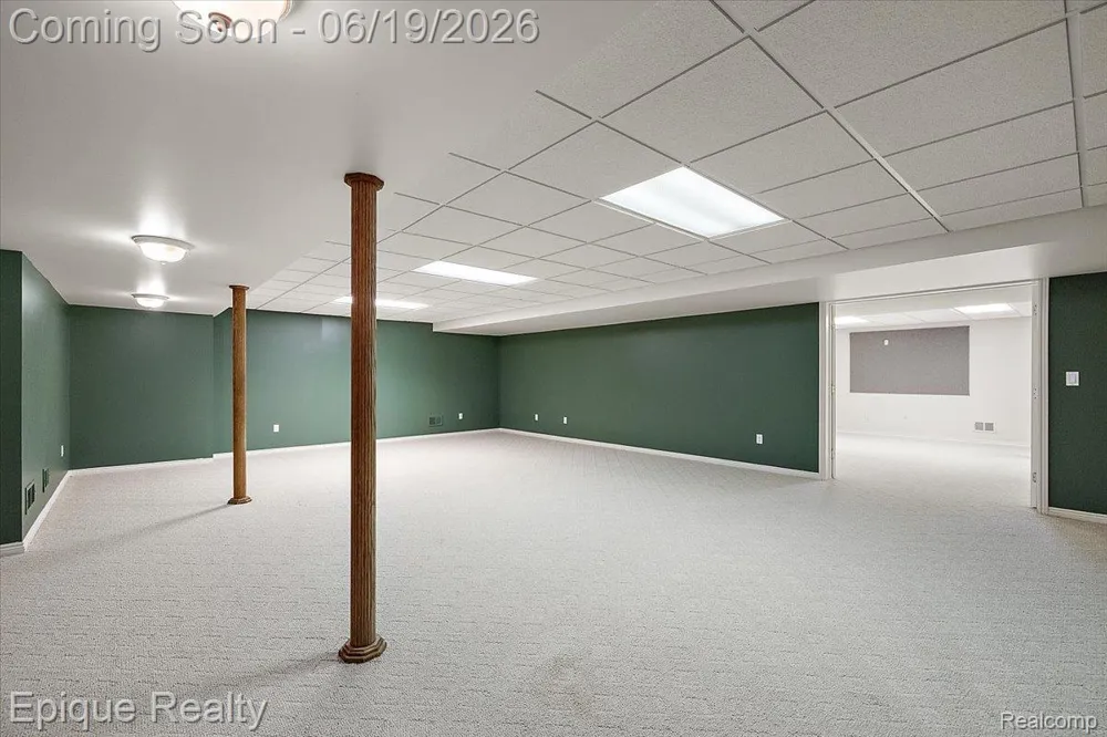 5675 Golf Pointe Drive Clarkston City, MI 48348