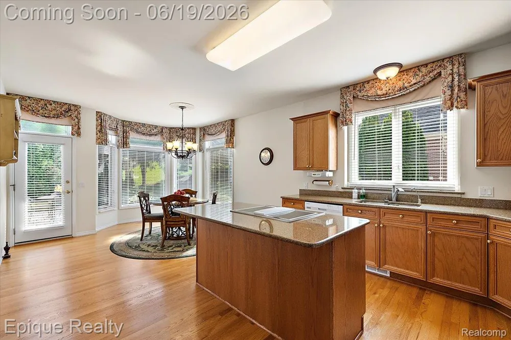 5675 Golf Pointe Drive Clarkston City, MI 48348