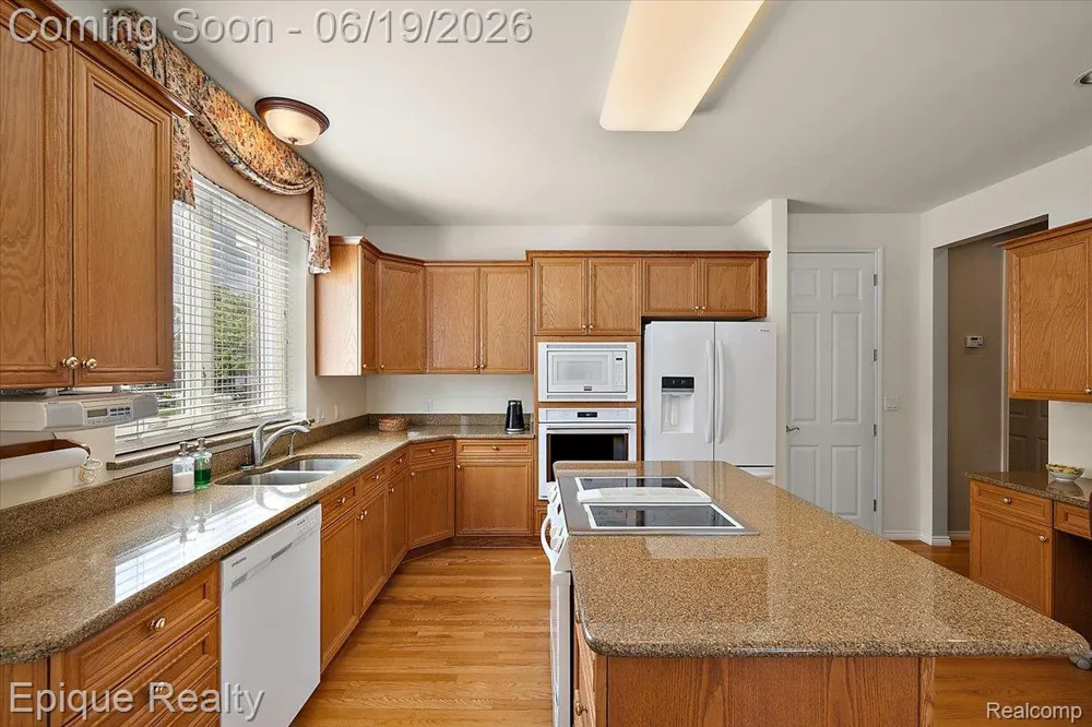 5675 Golf Pointe Drive Clarkston City, MI 48348