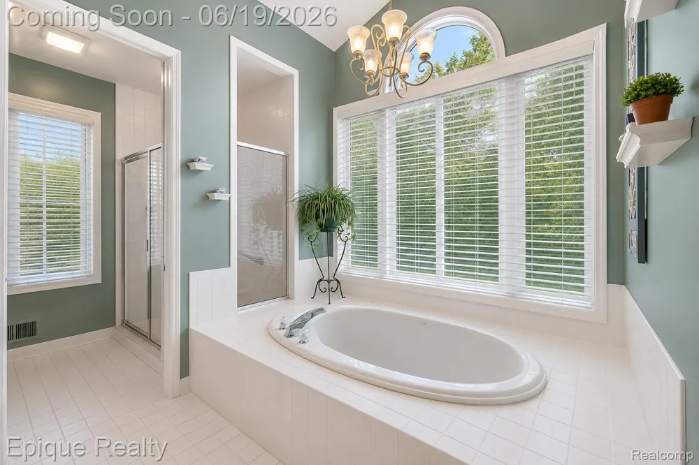 5675 Golf Pointe Drive Clarkston City, MI 48348
