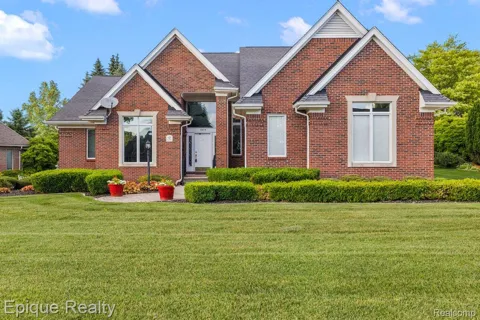 5675 Golf Pointe Drive