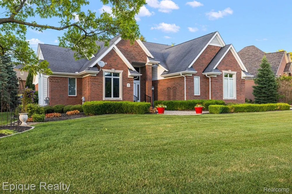 5675 Golf Pointe Drive Clarkston City, MI 48348