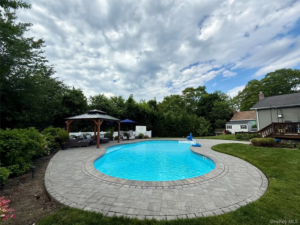 15 Crane Neck Drive Sound Beach, NY 11789
