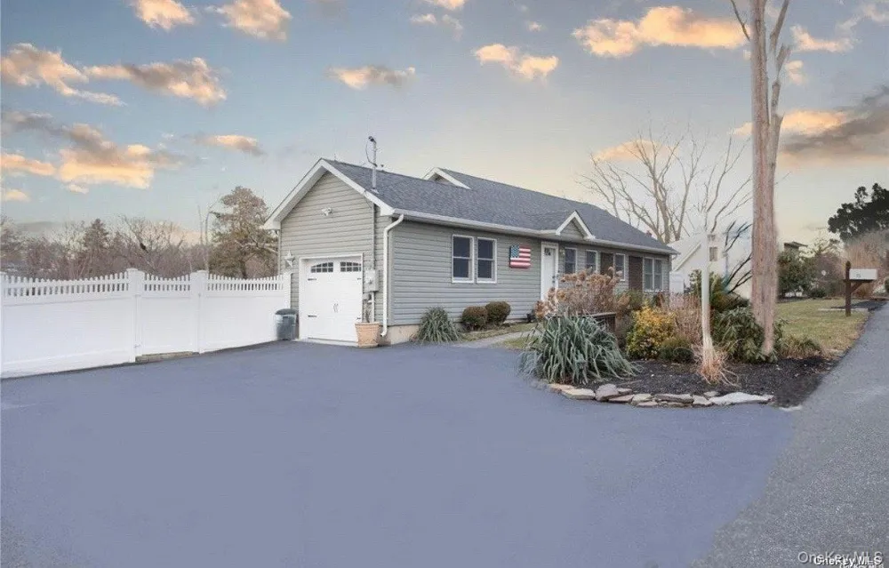 15 Crane Neck Drive Sound Beach, NY 11789