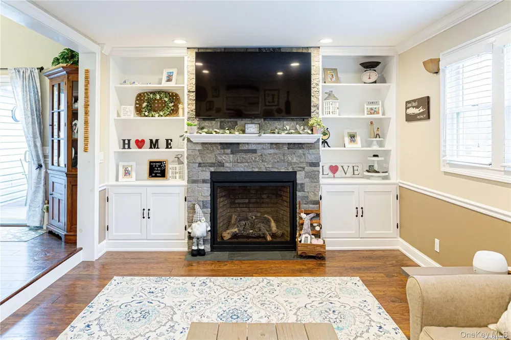 15 Crane Neck Drive Sound Beach, NY 11789