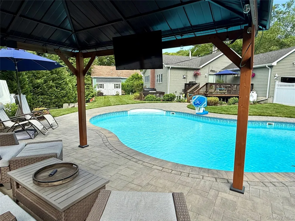 15 Crane Neck Drive Sound Beach, NY 11789