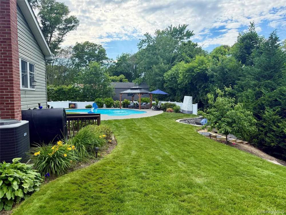 15 Crane Neck Drive Sound Beach, NY 11789