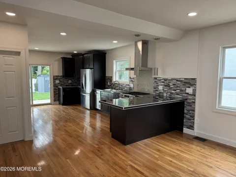 13 Locust Avenue