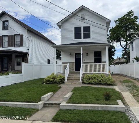 13 Locust Avenue
