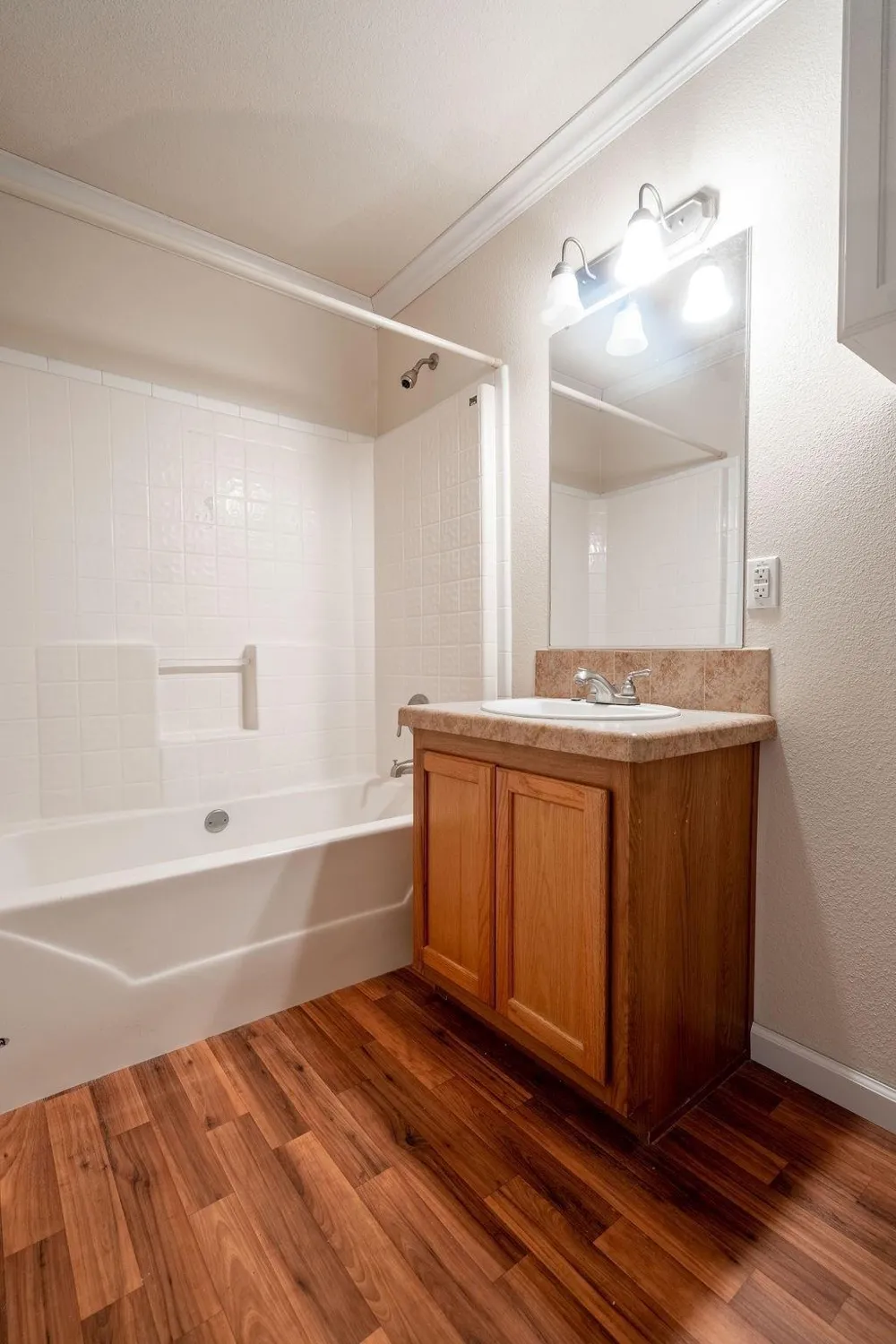 635 8th Street San Leon, TX 77539