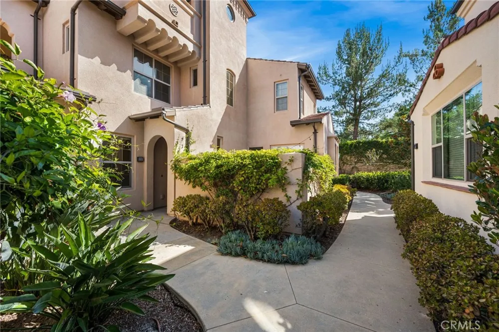 111 Tallowood Irvine, CA 92620