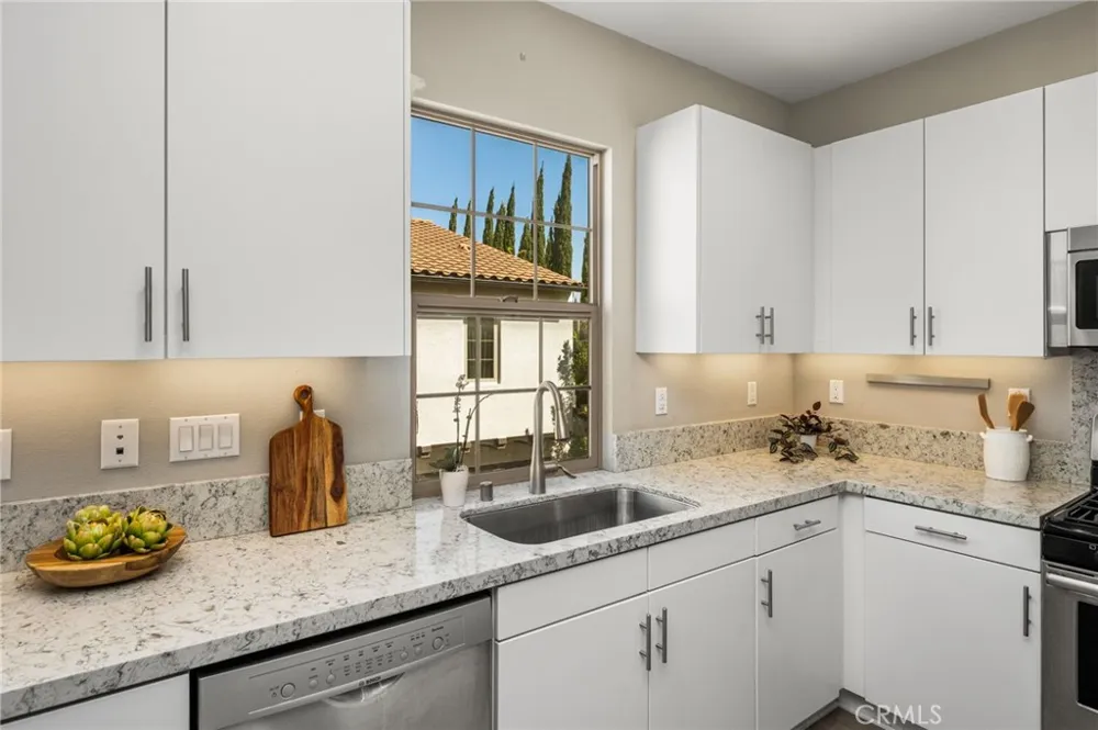 111 Tallowood Irvine, CA 92620