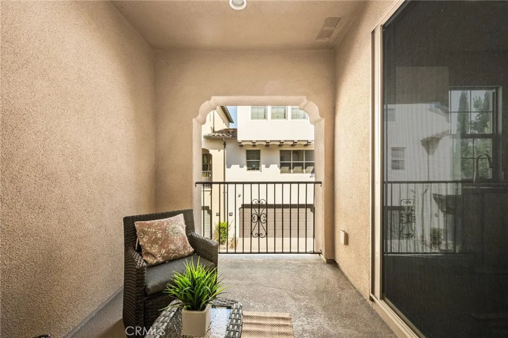 111 Tallowood Irvine, CA 92620
