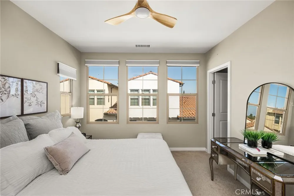 111 Tallowood Irvine, CA 92620