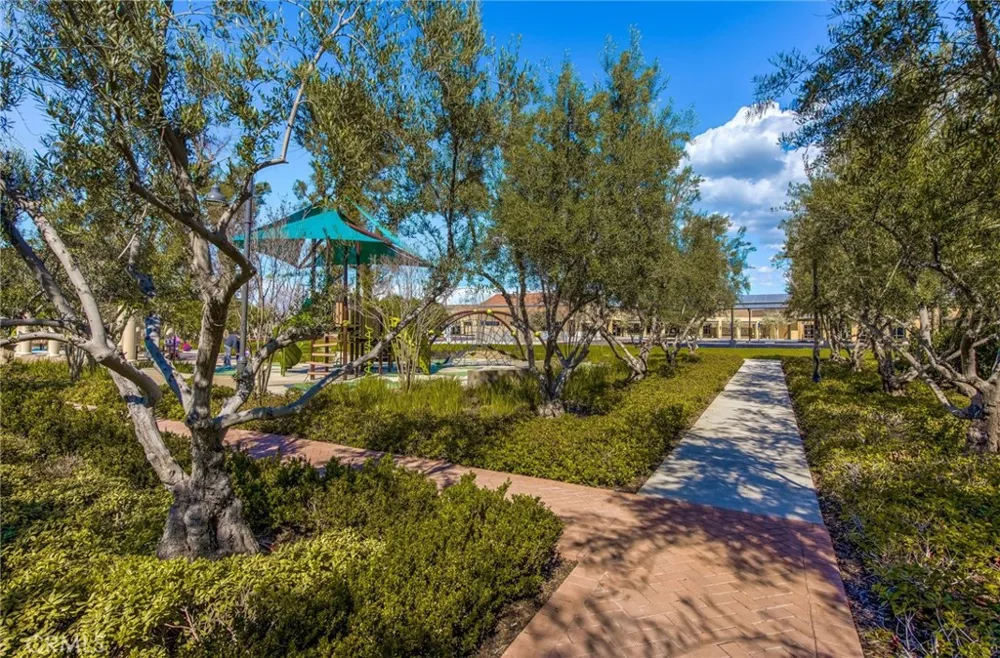 111 Tallowood Irvine, CA 92620