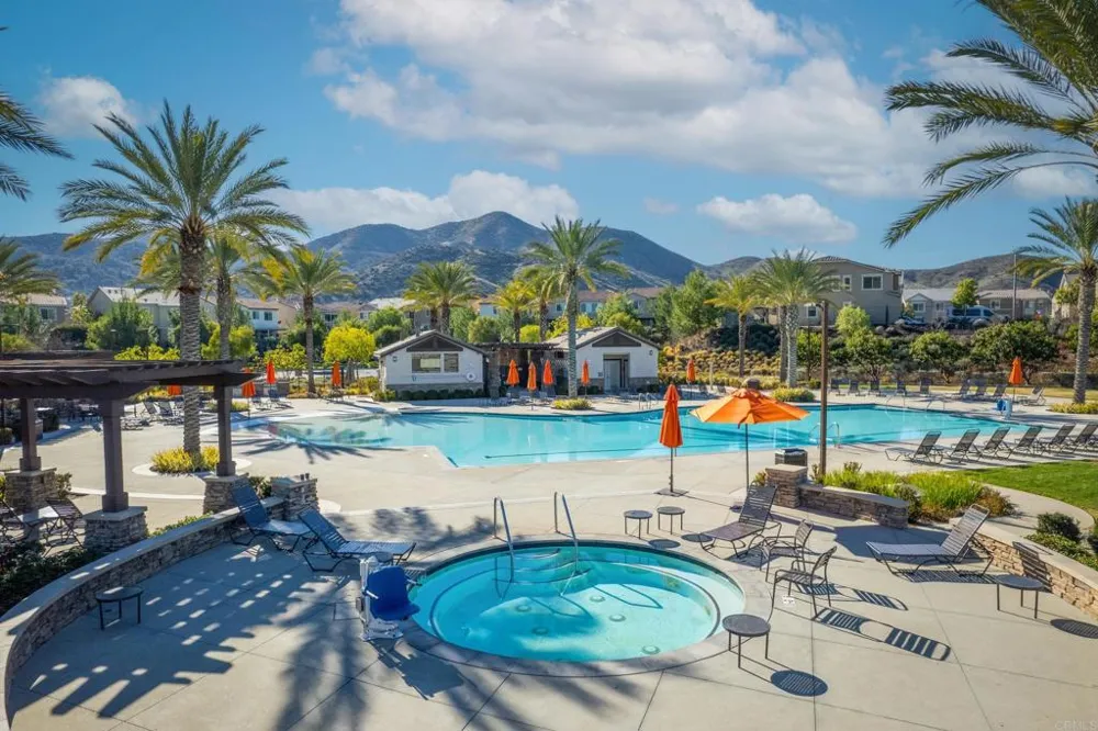 24248 Lilac Lane Lake Elsinore, CA 92532