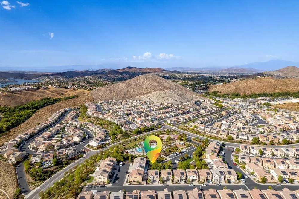 24248 Lilac Lane Lake Elsinore, CA 92532