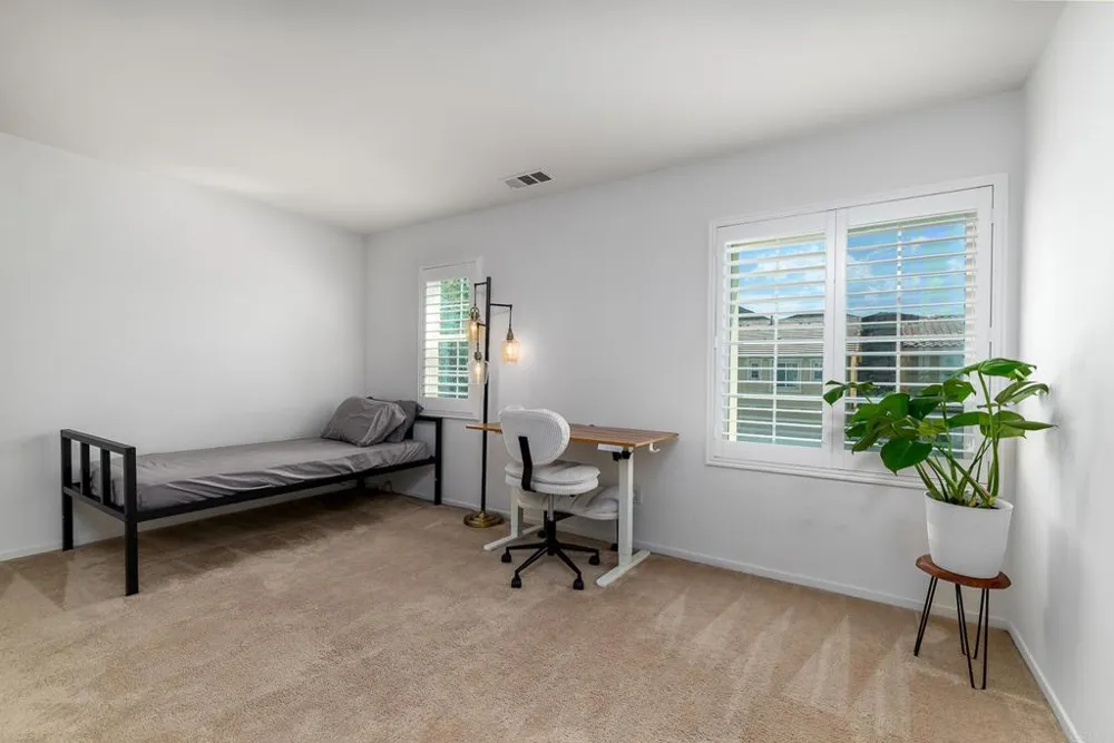 24248 Lilac Lane Lake Elsinore, CA 92532