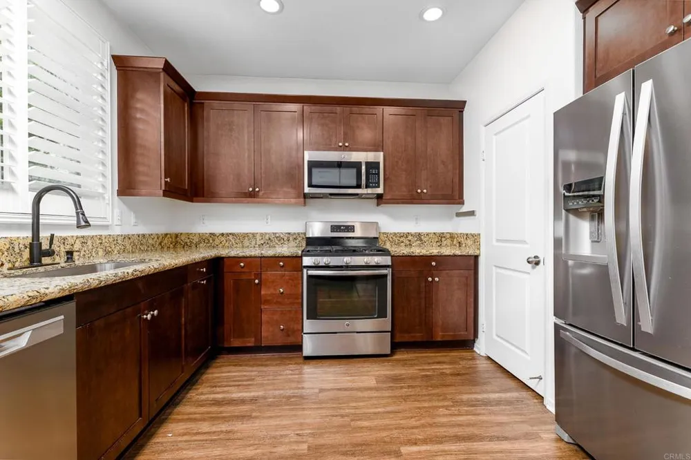 24248 Lilac Lane Lake Elsinore, CA 92532