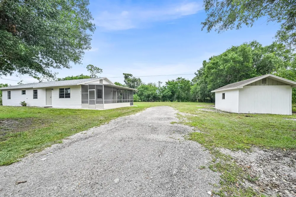 833 NW 34th Street Okeechobee, FL 34972