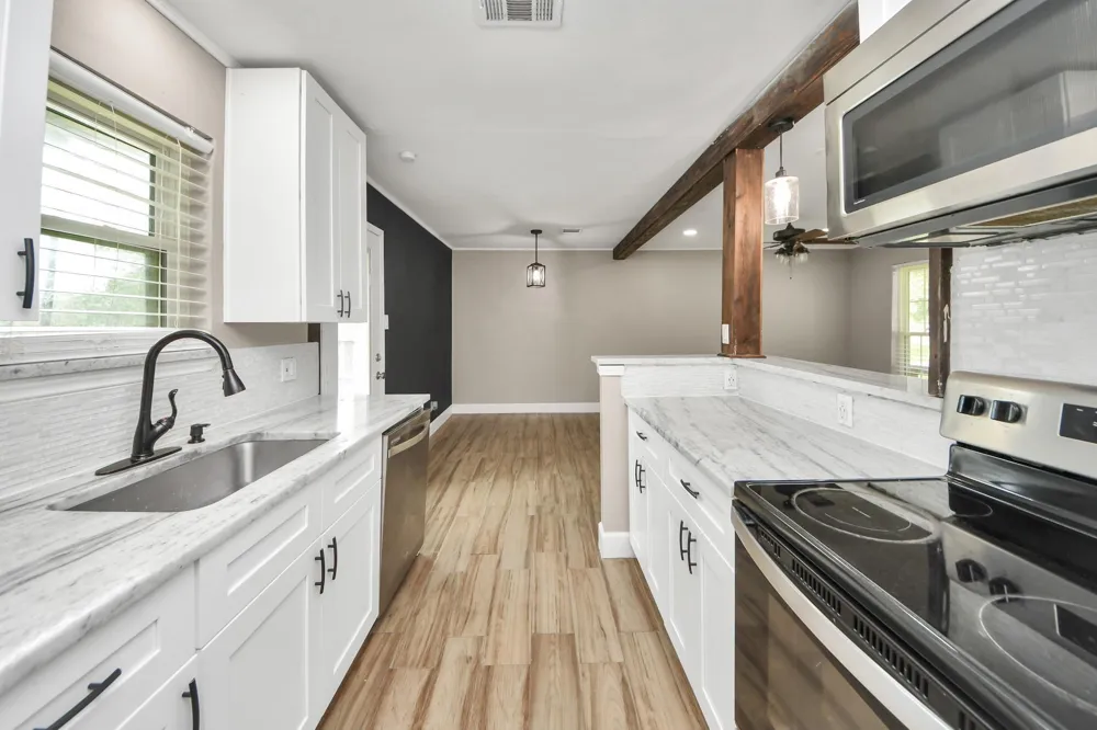 12733 7th Street Santa Fe, TX 77510