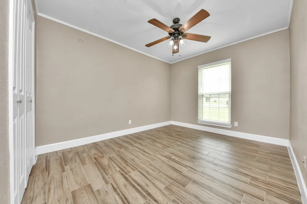 12733 7th Street Santa Fe, TX 77510