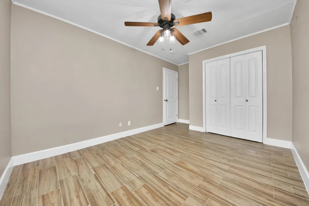 12733 7th Street Santa Fe, TX 77510