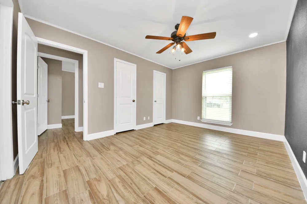 12733 7th Street Santa Fe, TX 77510