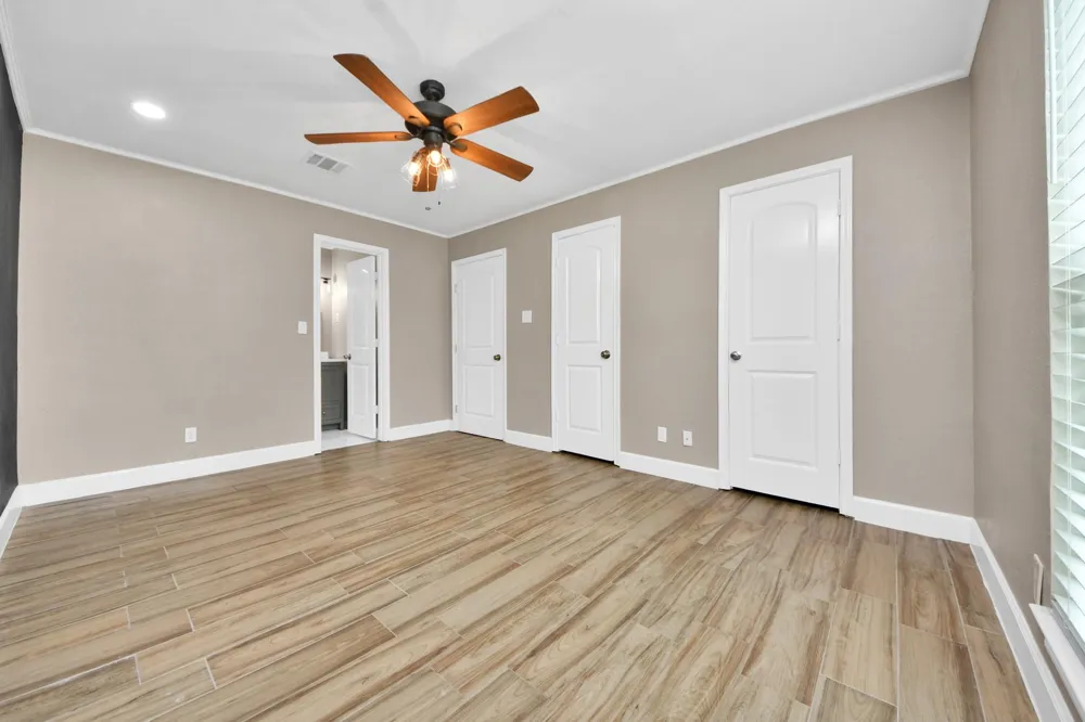 12733 7th Street Santa Fe, TX 77510