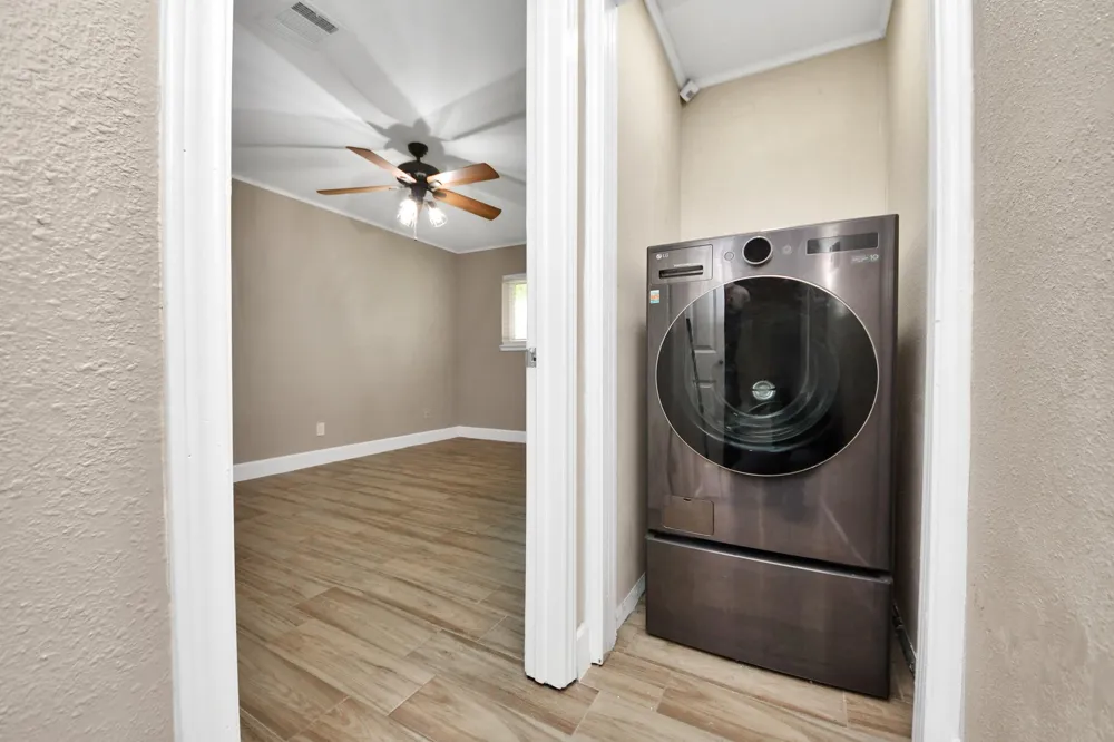 12733 7th Street Santa Fe, TX 77510