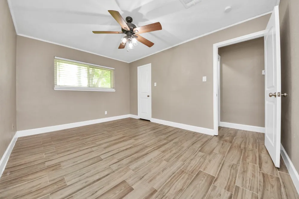 12733 7th Street Santa Fe, TX 77510