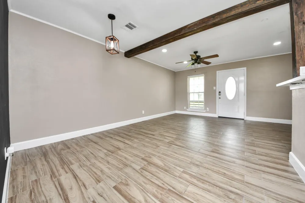 12733 7th Street Santa Fe, TX 77510