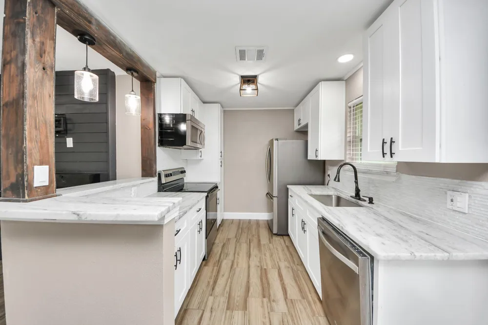 12733 7th Street Santa Fe, TX 77510