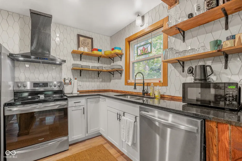 833 Helmsburg Road Nashville, IN 47448