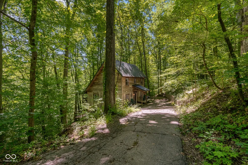 833 Helmsburg Road Nashville, IN 47448