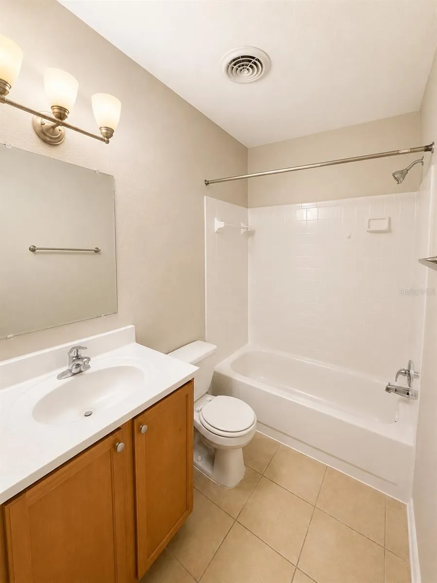 203 LAKE PARSONS GREEN #108 Brandon, FL 33511
